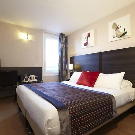 Kyriad Centre Gare Hotel 3*