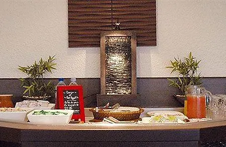 Kyriad Centre Gare Hotel 3*
